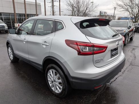 Used 2021 Nissan Rogue Sport S image 5