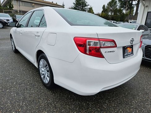 Used 2013 Toyota Camry LE image 10