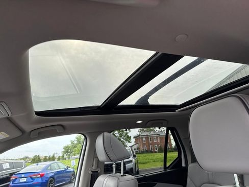Certified 2024 Honda Pilot Elite image 33