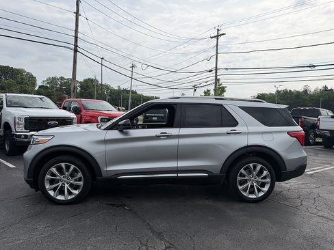 Certified 2021 Ford Explorer Platinum w/ Equipment Group 601A AWD/4WD image 3