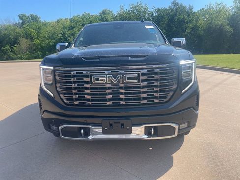 Used 2025 GMC Sierra 1500 Denali Ultimate AWD/4WD image 2