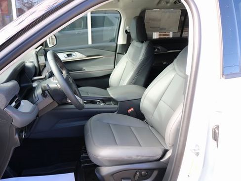 New 2026 Ford Explorer Active w/ Active Comfort Package image 14