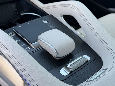 New 2026 Mercedes-Benz GLS 450 4MATIC image 25