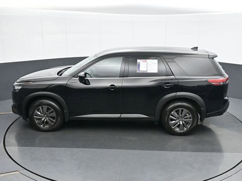 Used 2025 Nissan Pathfinder S AWD/4WD image 18