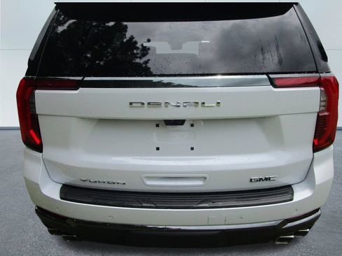 New 2026 GMC Yukon Denali Ultimate AWD/4WD image 9