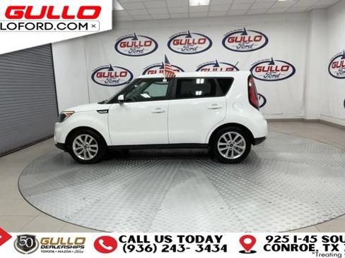 Used 2017 Kia Soul + FWD image 5