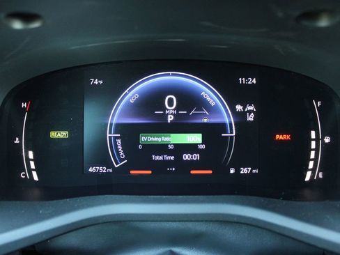 Used 2025 Toyota Camry LE FWD image 28