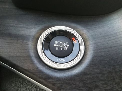 Used 2024 Jeep Grand Cherokee Limited image 18