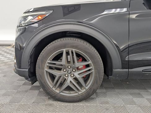 Used 2025 Ford Explorer ST image 17