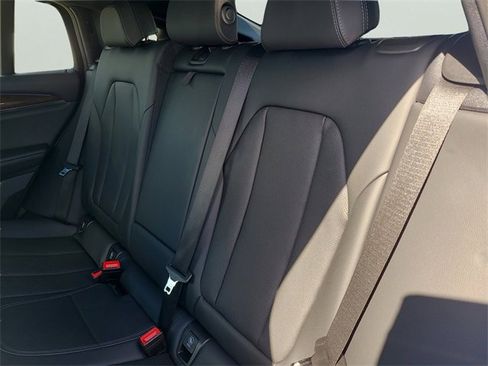 Used 2023 BMW X4 xDrive30i image 14