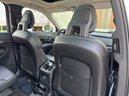 Used 2020 Volvo XC90 T8 Momentum w/ Protection Package Premier AWD/4WD image 34