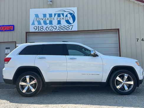 Used 2015 Jeep Grand Cherokee Limited w/ Trailer Tow Group IV image 18