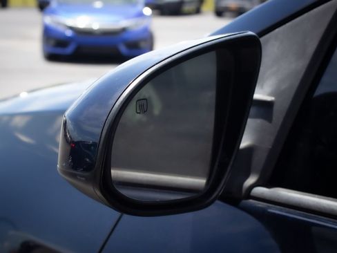 Used 2019 Toyota Corolla LE FWD image 4