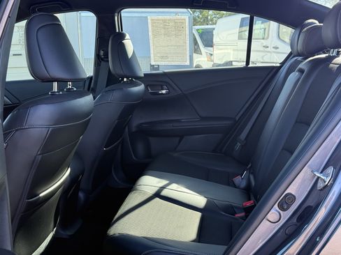 Used 2017 Honda Accord Sport image 13