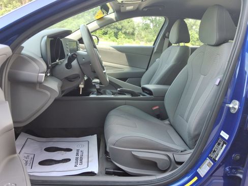 Used 2021 Hyundai Elantra SE FWD image 27