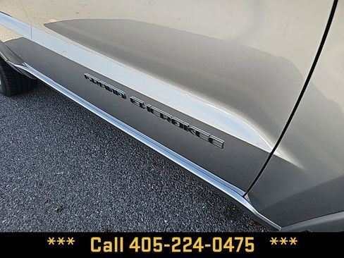 Used 2018 Jeep Grand Cherokee Overland w/ Jeep Active Safety Group image 7