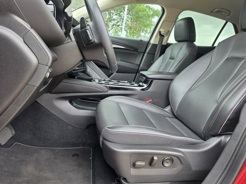 Used 2021 Buick Envision Essence w/ Technology Package I FWD image 11