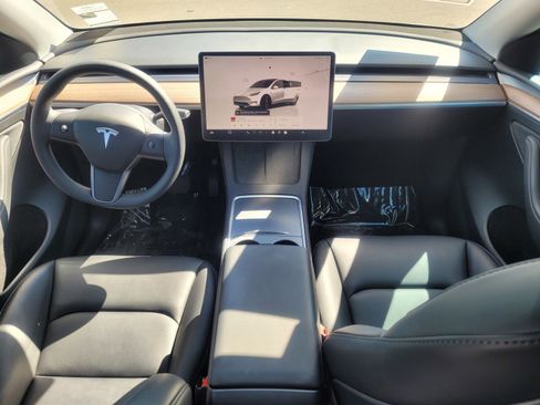 Used 2025 Tesla Model Y Long Range image 14