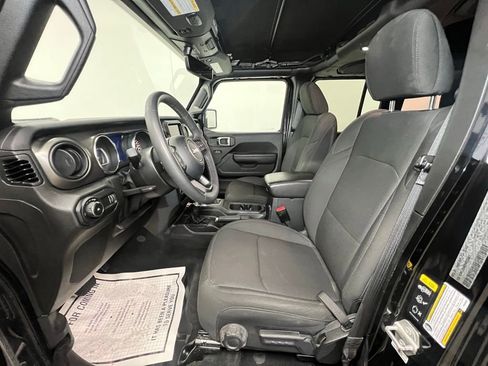 Used 2023 Jeep Wrangler Willys image 4