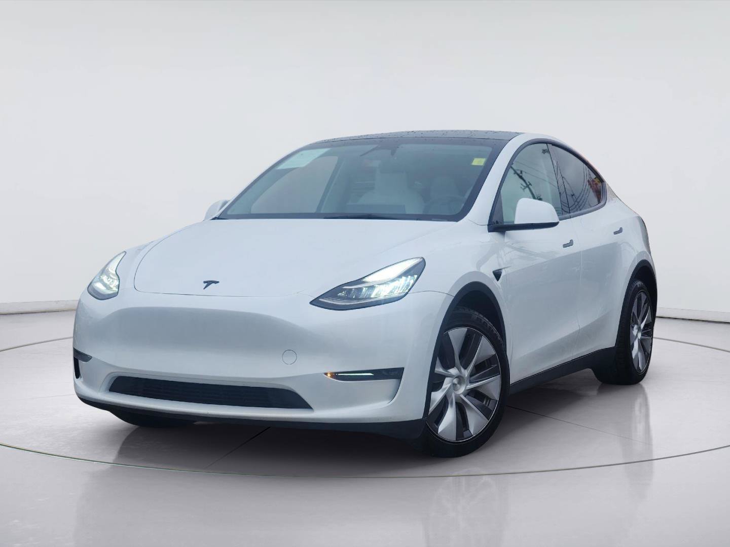 Used 2023 Tesla Model Y Long Range AWD/4WD image 1