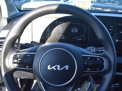 Used 2025 Kia Sportage LX image 24