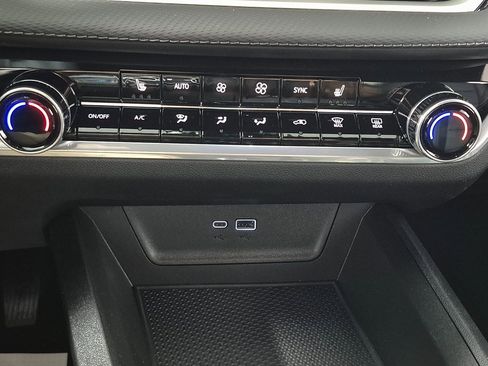 New 2026 Chevrolet Equinox LT w/ Convenience Package II image 17