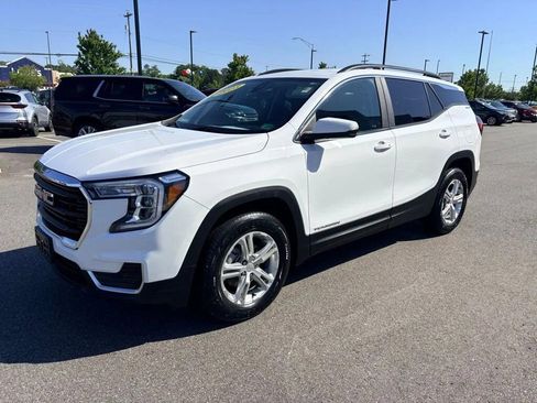 Used 2023 GMC Terrain SLE w/ Driver Convenience Package AWD/4WD image 7