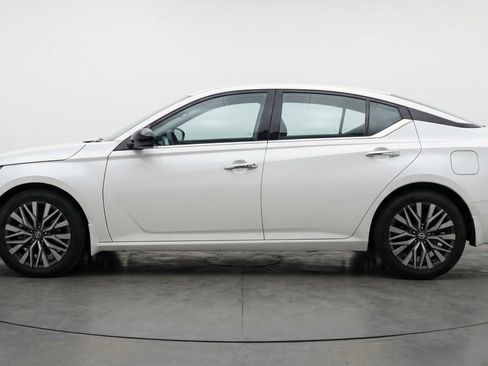 Used 2025 Nissan Altima 2.5 SV image 5