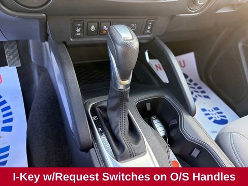 Used 2022 Nissan Frontier SV image 17