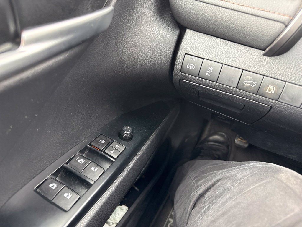 Used 2018 Toyota Camry LE FWD image 20