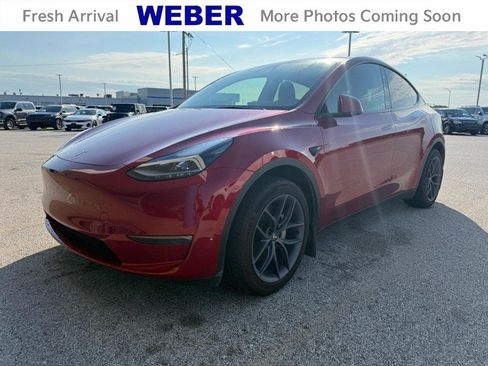 Used 2024 Tesla Model Y Long Range AWD/4WD image 1