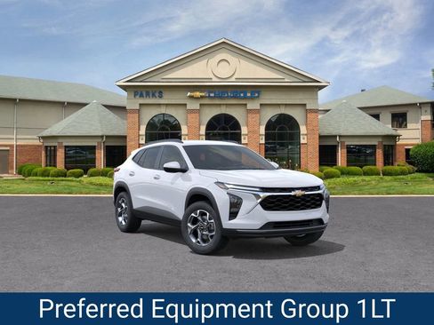 New 2026 Chevrolet Trax LT image 2
