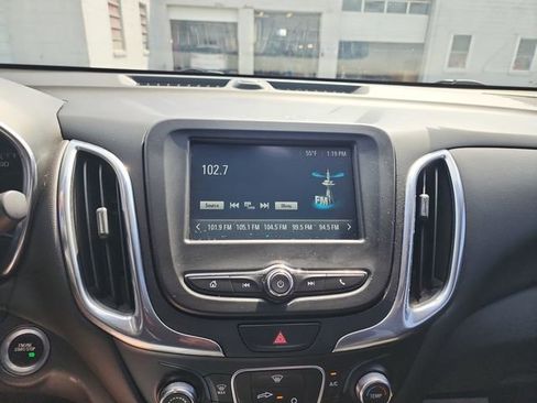 Used 2018 Chevrolet Equinox LT image 22