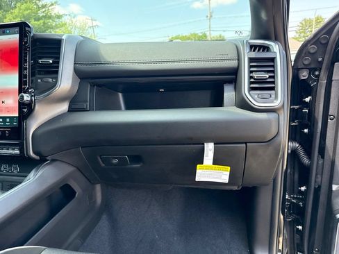 New 2026 RAM 2500 Laramie AWD/4WD image 30