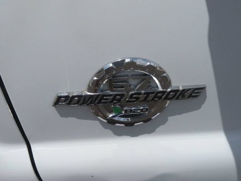 Used 2015 Ford F250 XLT w/ XLT Premium Package AWD/4WD image 15