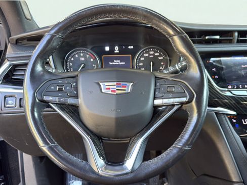 Used 2021 Cadillac XT6 Premium Luxury FWD image 23