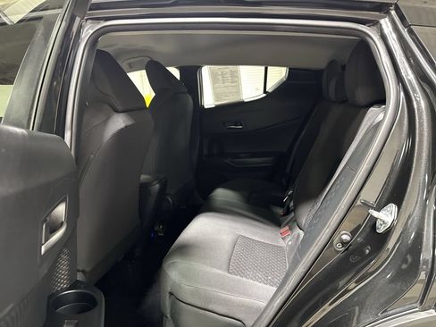 Used 2020 Toyota C-HR LE FWD image 22