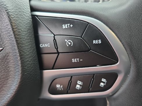 Used 2022 Chrysler Pacifica Touring-L FWD image 28
