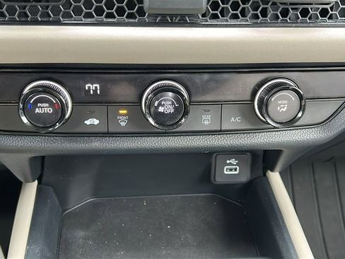 Used 2023 Honda HR-V LX image 18