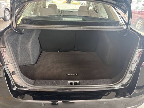 Used 2025 Nissan Versa SV FWD image 29