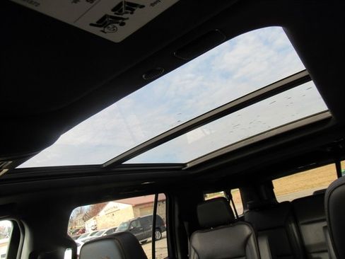 Used 2021 Chevrolet Suburban High Country image 39