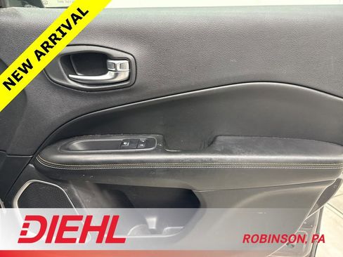 Used 2019 Jeep Compass Latitude image 13