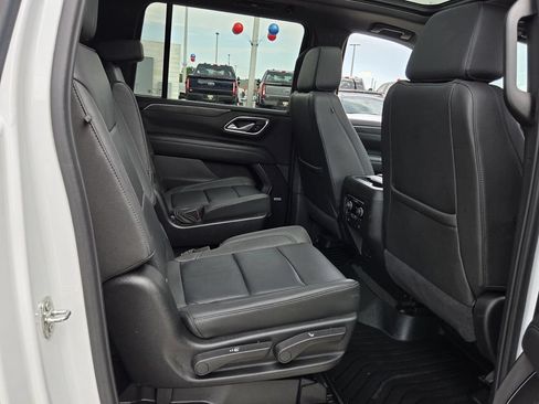 Used 2024 Chevrolet Suburban Z71 w/ Luxury Package AWD/4WD image 21