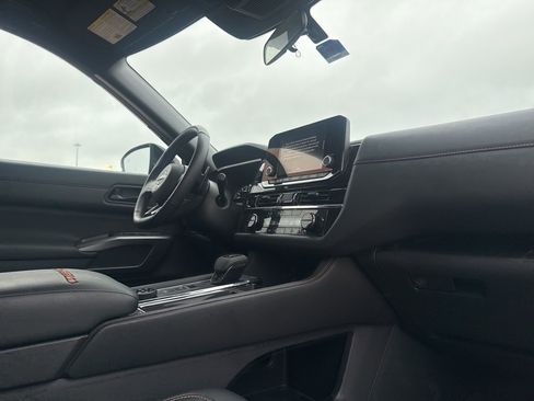 Certified 2025 Nissan Pathfinder Rock Creek image 27