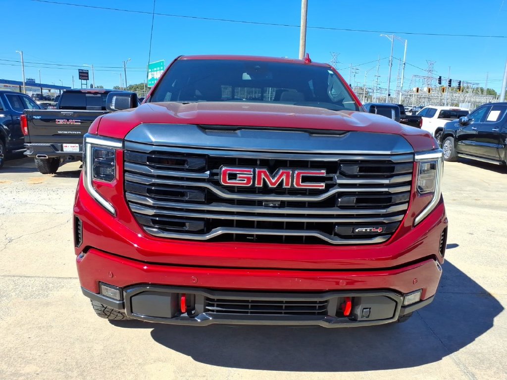 Used 2024 GMC Sierra 1500 AT4 w/ AT4 Premium Package AWD/4WD image 10