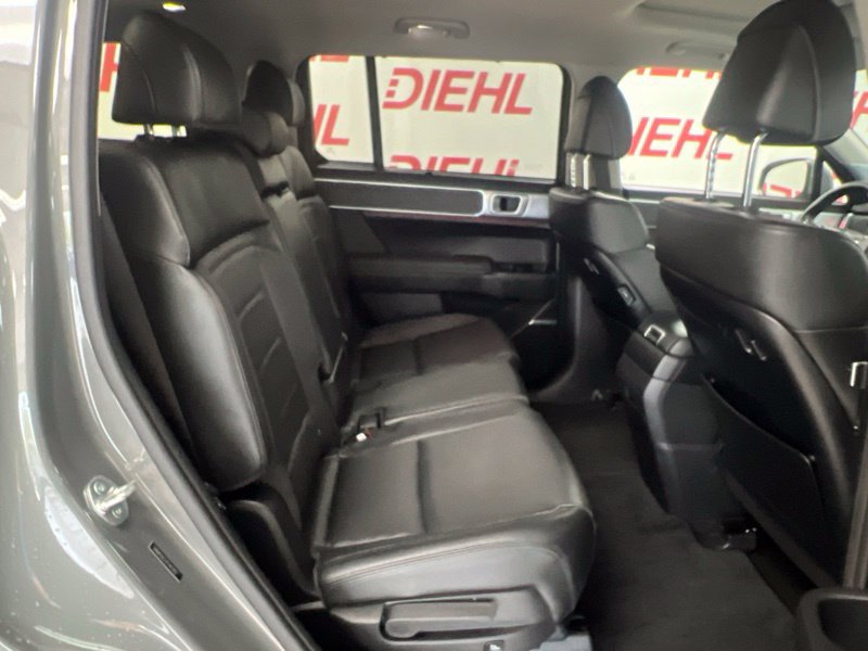 Used 2026 Hyundai Santa Fe Limited AWD/4WD image 11