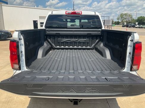 Used 2024 Chevrolet Colorado ZR2 w/ Technology Package image 26