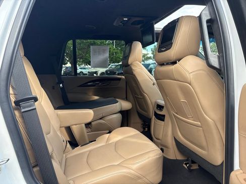 Used 2019 Cadillac Escalade Platinum AWD/4WD image 25