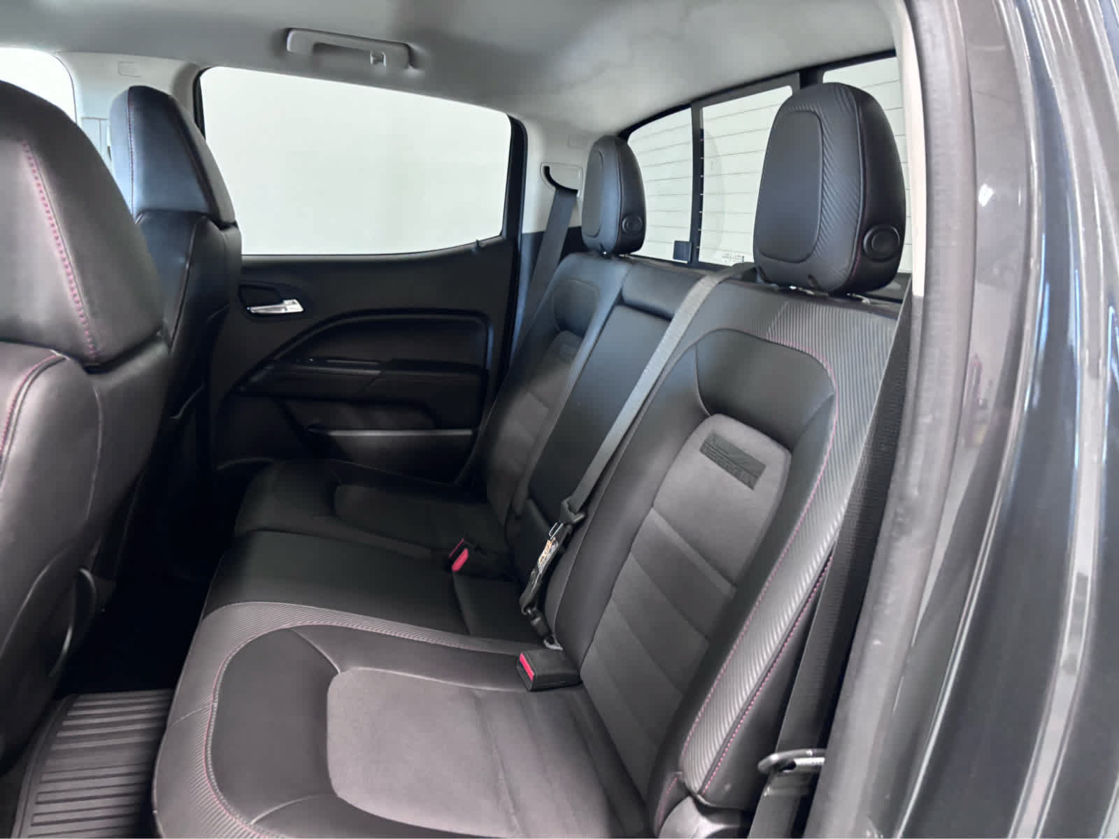 Used 2016 GMC Canyon SLE w/ All Terrain Package AWD/4WD image 14