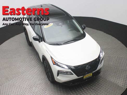 Used 2023 Nissan Rogue SV w/ SV Premium B Package AWD/4WD image 3